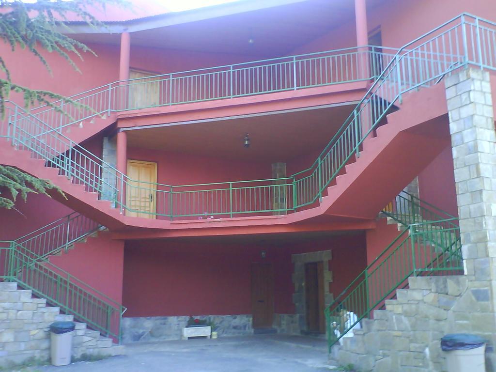 Pinarillos Sarvise Luaran gambar